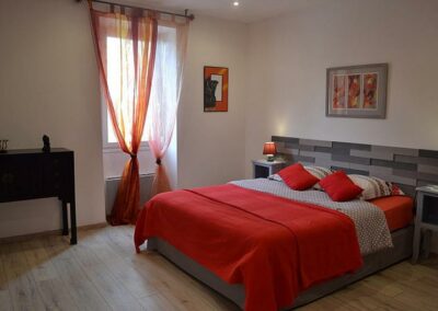 Chambre d'hôtes Rubis pour 2 personnes au Mas de la Colombe à Grospierres.